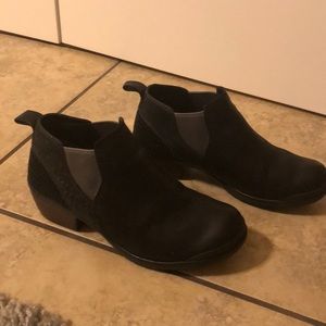 Women’s keens ankle bootie, black, EUC, 7.5